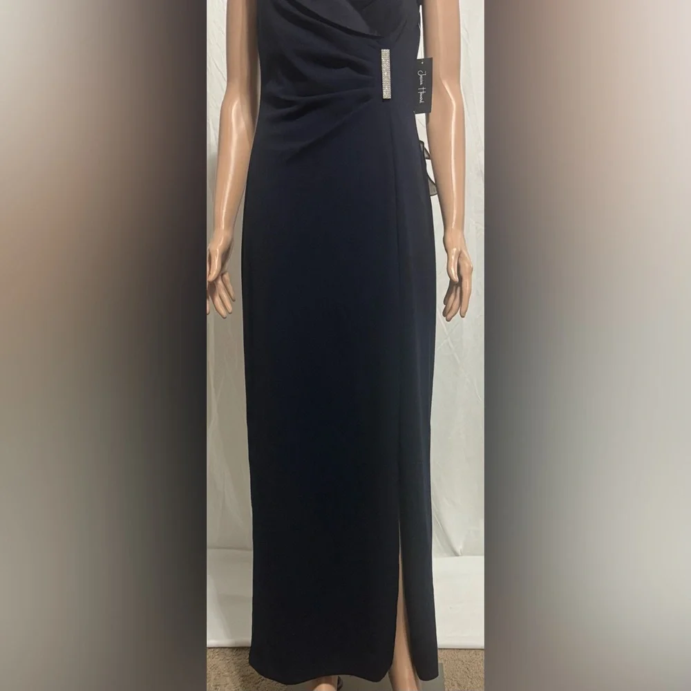 Jessica Howard
Petite Collared Side-Slit Long Gown - Picture 4 of 9